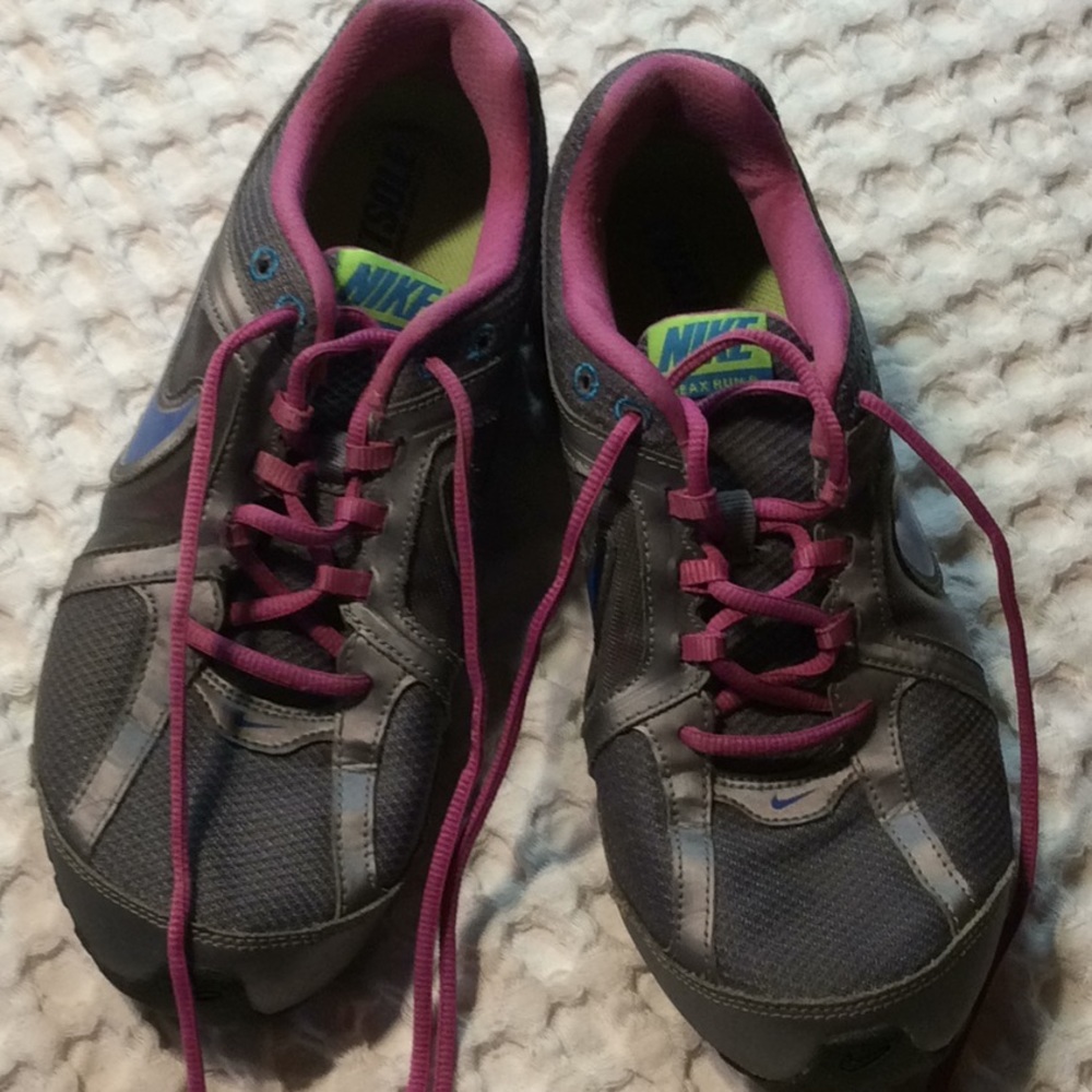 Nike reax size 9
